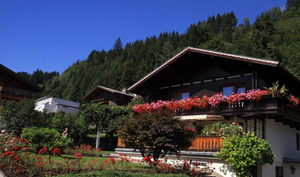 Privatzimmer Kammerlander Neukirchen am Großvenediger Szoba fotó